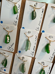 Sea Glass Peas in a Pod Necklace, Personalized 2 3 4 Pea Family Necklace, Pearl or Glass Beads, Mother Grandma Gift