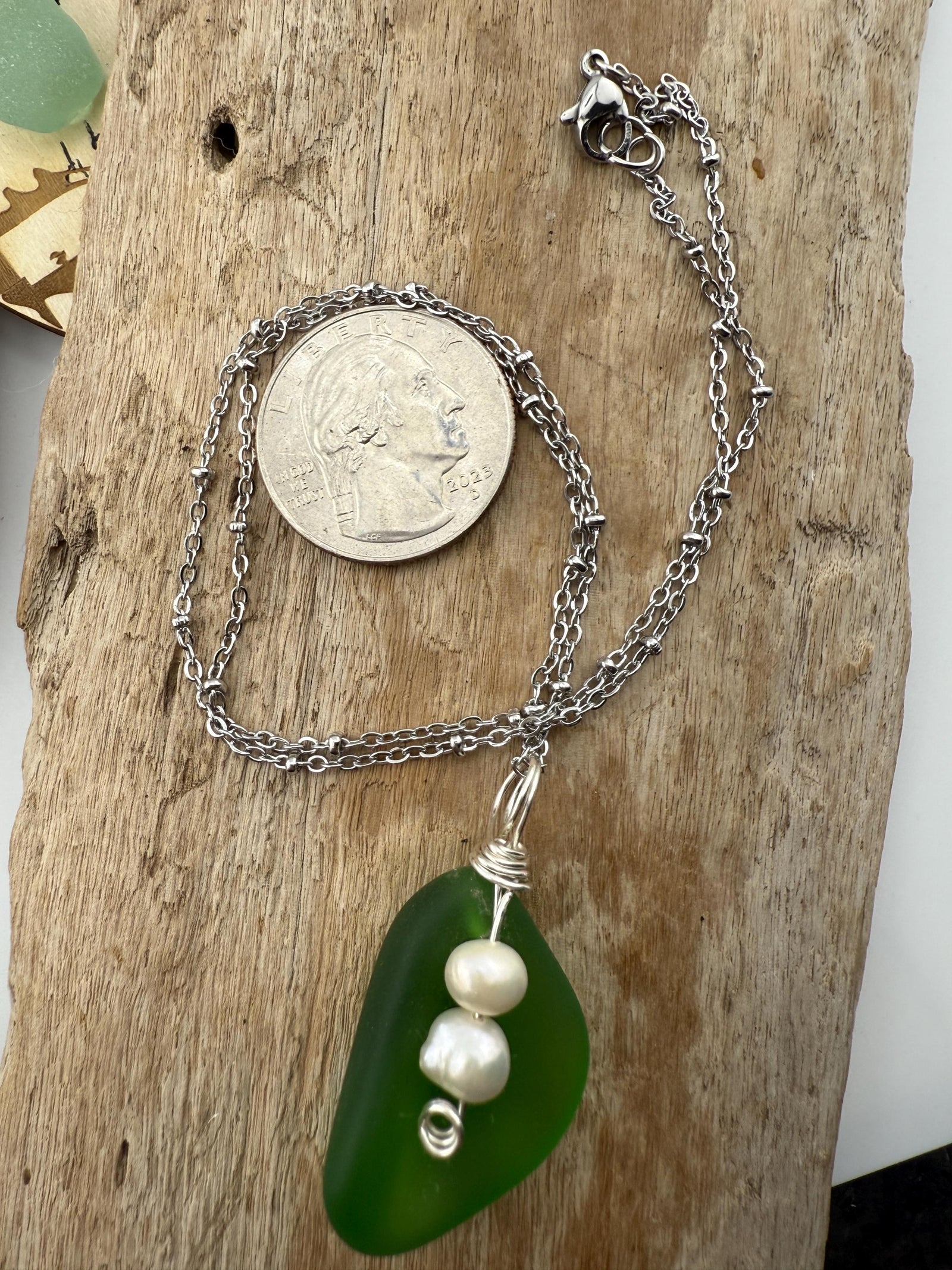 Sea Glass Peas in a Pod Necklace, Personalized 2 3 4 Pea Family Necklace, Pearl or Glass Beads, Mother Grandma Gift