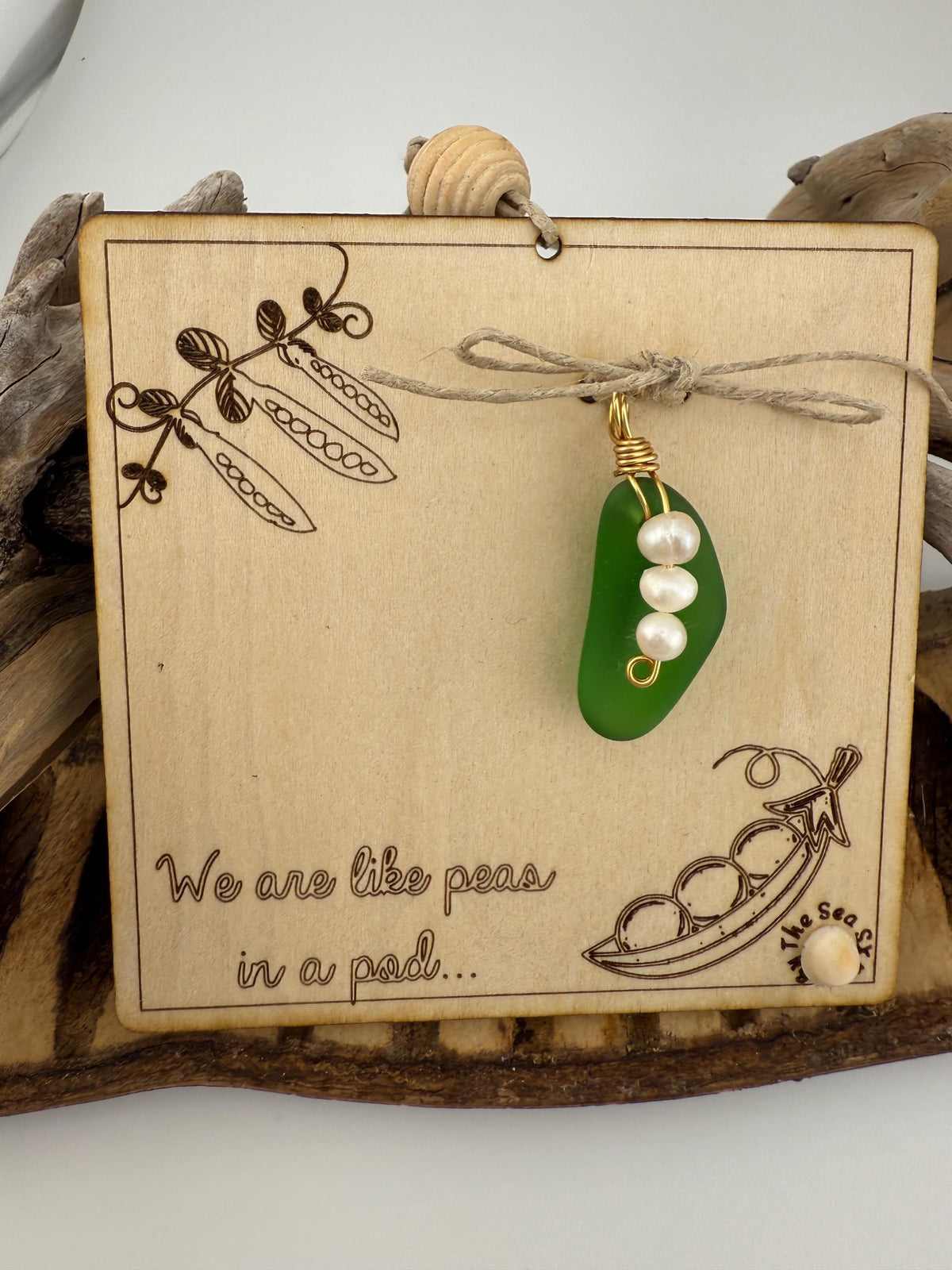 Sea Glass Peas in a Pod Necklace, Personalized 2 3 4 Pea Family Necklace, Pearl or Glass Beads, Mother Grandma Gift